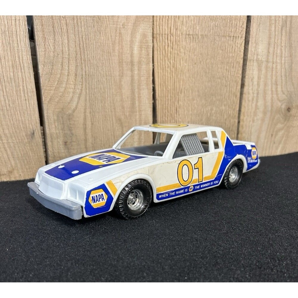 Vintage 80s Ertl Buick Grand National NAPA NASCAR 01 B-13